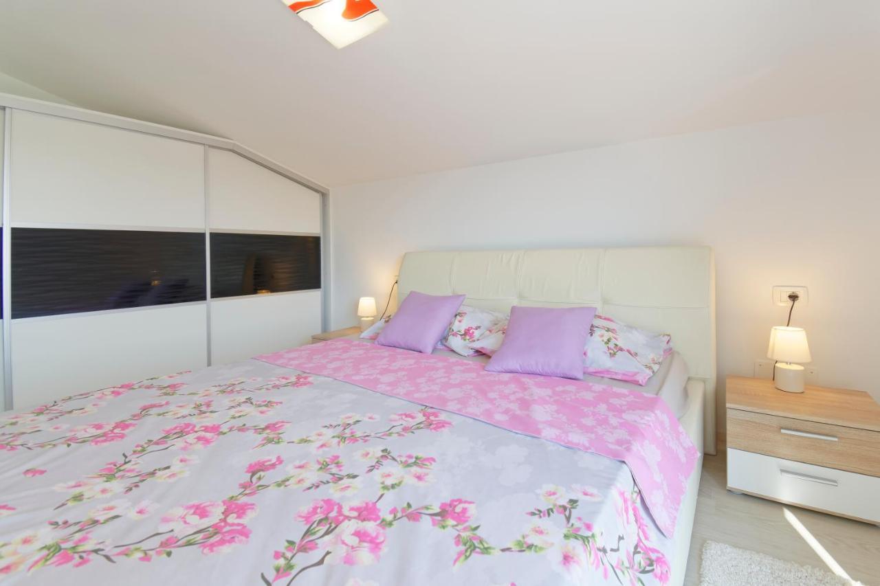 Apartments Goran By Rent Istria Umag Exterior photo